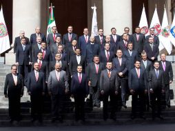 El Presidente de México, Enrique Peña Nieto, con los gobernadores integrantes de la Conago, en Chihuahua. ESPECIAL /