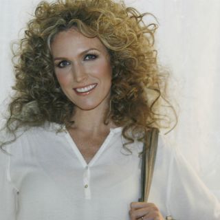 Complace a Liza Echeverría volver a conducir alfombra del Oscar en TV