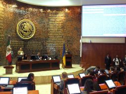 Los diputados recibirían 92 mil pesos extra a sus sueldos por diversos conceptos. ARCHIVO /