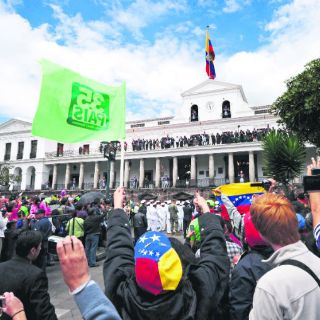 Favorece a Correa el voto legislativo