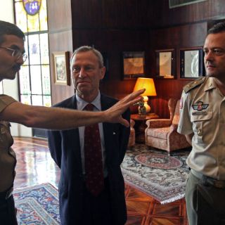 Instituto Cervantes ayudará a militares brasileños a aprender español