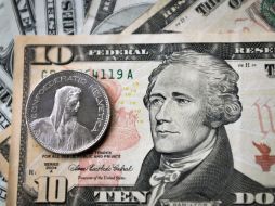 Las casas de cambio vendieron el billete estadounidense hasta en 12.91 pesos, en plazas de Mérida. ARCHIVO /