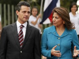 A la llegada de Peña Nieto se realizó una ceremonia de bienvenida donde se presentaron ambas comitivas. EFE /