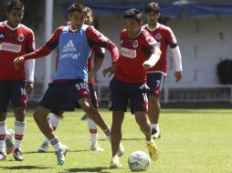 Marco Fabián no será operado de la mano izquierda y jugará con una protección en esa mano. MEXSPORT /