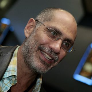 Compartirá Guillermo Arriaga experiencia en ''Cruzando Fronteras''