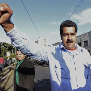Maduro exige el cese ''del ataque y los rumores'' sobre Chávez