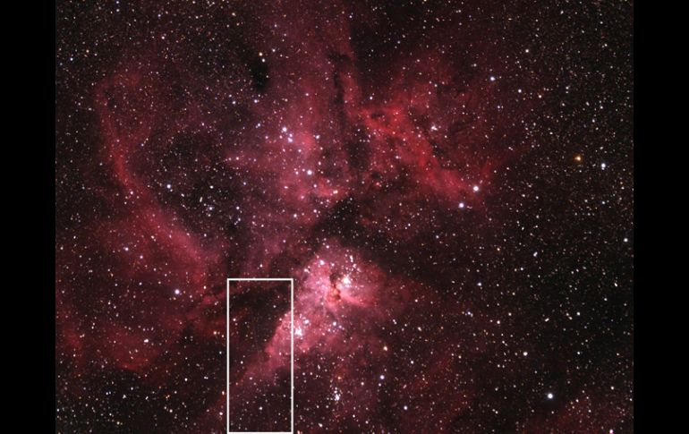 En la imagen, señalado con un rectángulo el asteroide 2012 DA14, el cual no representa peligro para el Planeta Tierra. EFE /