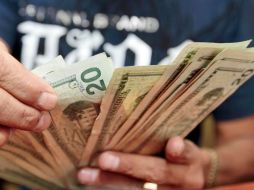 El dólar se vende hasta en 12.88 pesos en Guadalajara. ARCHIVO /