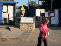 El paro laboral comenzó desde las 07:00 en las oficinas ubicadas en la Avenida Universidad. ARCHIVO /