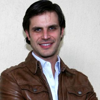 Mark Tacher refrenda su compromiso con ''Departamento de solteros''