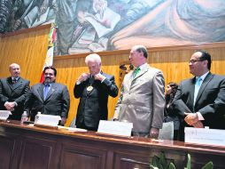 Las autoridades de la Rectoría universitaria y un numeroso público de estudiantes y trabajadores de la salud asistieron a la ceremonia. EL INFORMADOR /