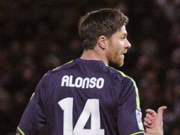 Alonso mencinona que sus compañeros y 'Mou' tienen buena relación, sin ser los grandes amigos. ARCHIVO /