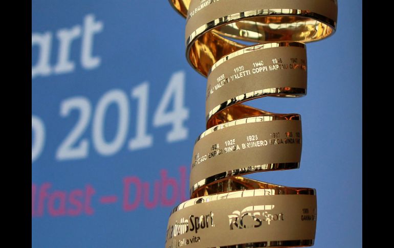 Este es el trofeo a ganar en la próxima competencia del Giro de Italia. AFP /