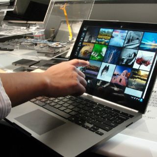 Google presenta portátil de alta gama para competir con Macbook