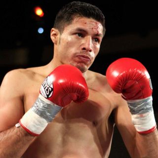 Jhonny González encaminado a buscar título mundial