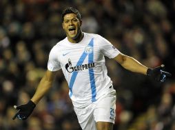 Hulk, delantero brasileño del Zenit de San Petersburgo, festeja un gol anotado ante el Liverpool. AP /