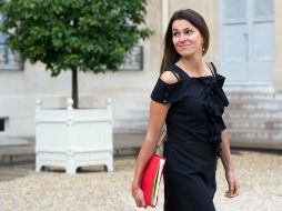 La ''Ministro Glamour'' de Francia, Aurelie Filipeti, critica a quienes emigran por cuestiones fiscales. ARCHIVO /