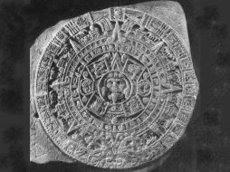 La Piedra del Sol, o Calendario Azteca, en un análisis a fondo, de parte de dos grandes expertos. ESPECIAL /