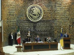 Los cinco grupos parlamentarios toman postura sobre la administración saliente.  /