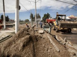 Los trabajadores indican que no alcanzarán a terminar la obra en el mes de febrero.  /
