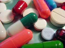 A nivel federal se han cerrado dos mil 500 establecimientos y se  aplicado más de 20 MDP en multas, por expender productos milagro. ARCHIVO /