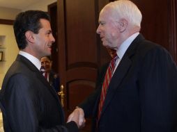 El senador John McCain realiza una visita de trabajo de un día a la capital mexicana. AFP /