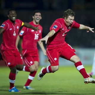 Canadá sigue con vida en el Premundial