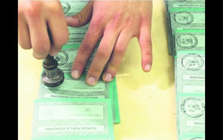 Hoy y mañana se elegirán  630 miembros de la Cámara de Diputados y los 315 miembros elegibles del Senado italiano. AFP /