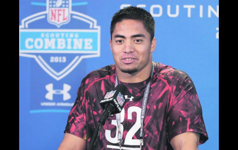 Manti Te’o, es uno de los jugadores que se espera sean elegidos como una de las primeras selecciones del Draft de la NFL. AP /