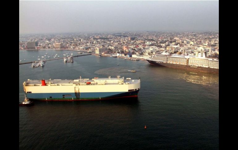 El puerto de Veracruz obtuvo solo 44 mil 301 unidades. ARCHIVO /