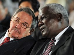Raúl Castro y el nuevo líder de la Asamblea Nacional cubana, Esteban Lazo. EFE /