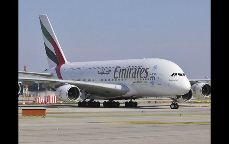 El Airbus A380 cuenta con dos pisos con ''suits'' privadas, bar, duchas y zonas de negocios. EFE /