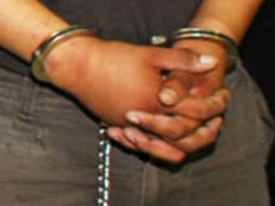 Decomisan armas al momento de las detenciones. ARCHIVO /