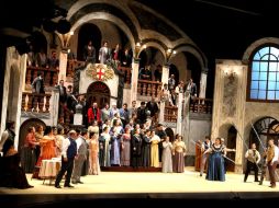 Un grupo de actores durante su participación en ''Nabuco''una de las más queridas óperas de Verdi. ARCHIVO /