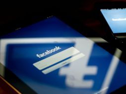 La mensajería en Facebook permite a las personas conectarse con sus amigos y contactos sobre la marcha. ARCHIVO /