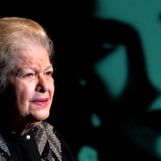 Amigos y familiares acuden a velorio de Carmen Montejo