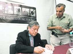 'Yo sólo necesito momentos de ocio para que de repente vengan a mi mente chispazos y entonces comience a dibujar', dijo Aldaco en 2012. EL INFORMADOR /