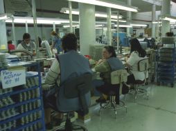 La industria electrónica encabeza la lista de productos que el Estado vende al extranjero al concentrar 56.3% del total. ARCHIVO /