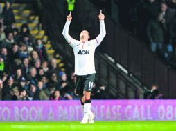 Javier Hernández podría salir de la banca para ir al Real Madrid. MEXSPORT /