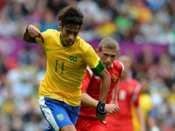 Existe la posibilidad de que Neymar pueda abandonar el club brasileño Santos, el próximo verano. ARCHIVO /