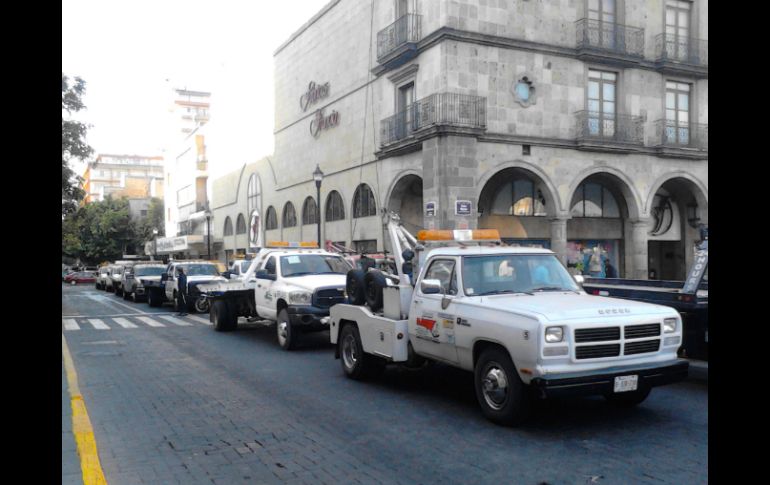 Autoridades viales desconocen la hora en la que los manifestantes se irán de la vía.  /