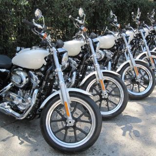 Entregan 13 motocicletas a personal operativo de la SVyT