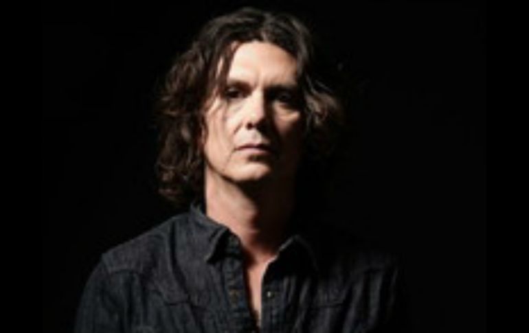 Saúl Hernández, líder de Caifanes, se dijo emocionado junto con el resto de sus compañeros por iniciar esta gira. ARCHIVO /