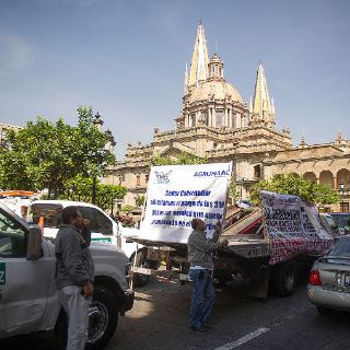 Permanecerán grulleros con acciones de movilización hasta que les paguen