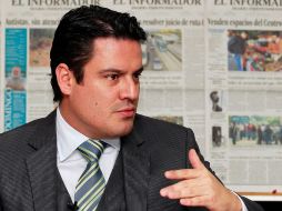 Aristóteles Sandoval anunció en la Mesa de Redacción de El Informador, los ejes que tendría su administración municipal. ARCHIVO /