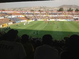 Panorámica del estadio Neza 86 durante el partido de Copa MX. ESPECIAL /