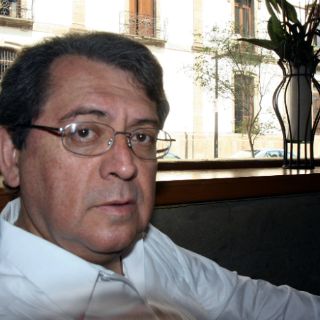 Alistan libro que reunirá cuentos de Carlos Montemayor