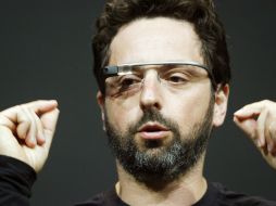 Las gafas pueden conectarse por la voz a internet a través de wifi o de Bluetooth. AFP /