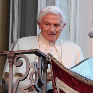 Demandan a Benedicto XVI por pederastia el día en que se retira