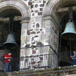 Suenan campanas en la ciudad para despedir al Papa